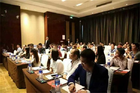 Íâó¿ì³µ´ó¿ÎÌÃÔ¤ÈÈ--ȪÖÝվʤÀûÂäÄ»