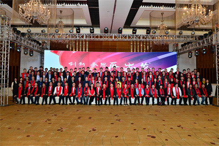 ��ó�쳵��������������ʢ���ս�